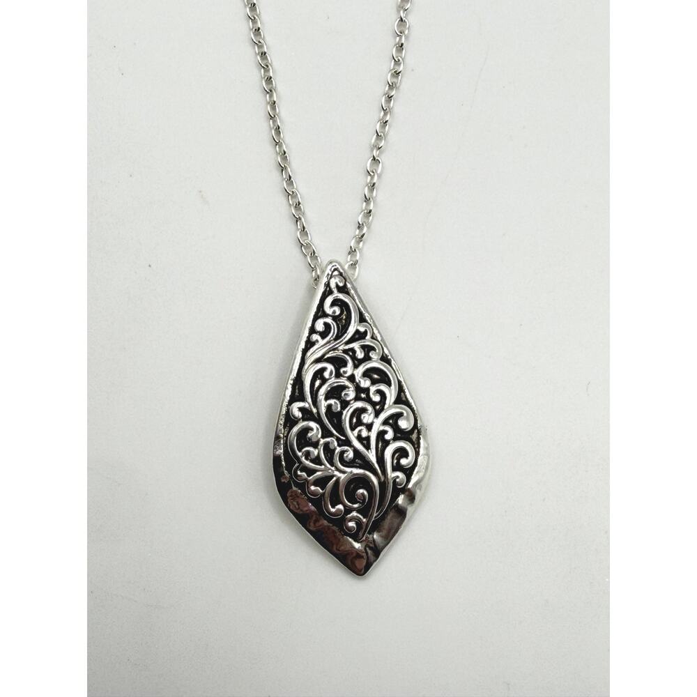 Silver Filigree Teardrop Pendant Necklace NWT - Picture 2 of 8